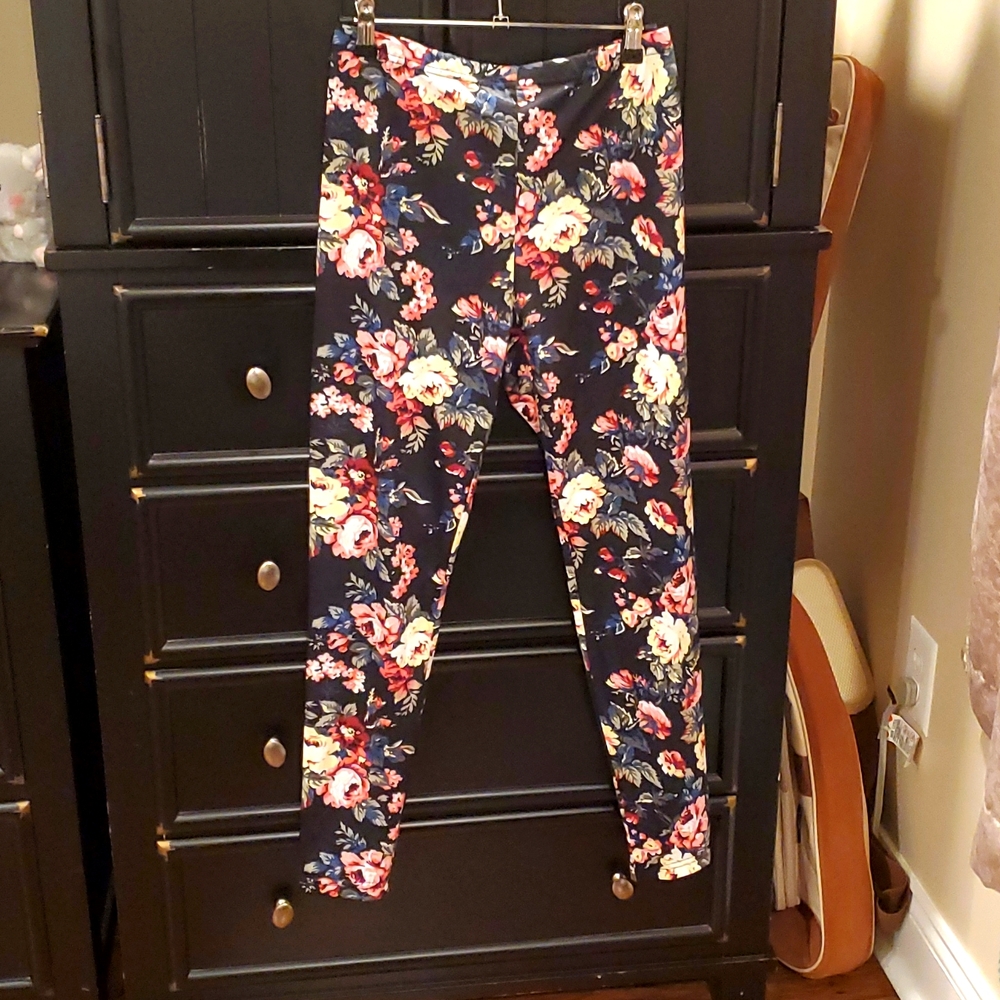 SHEIN Floral Leggings